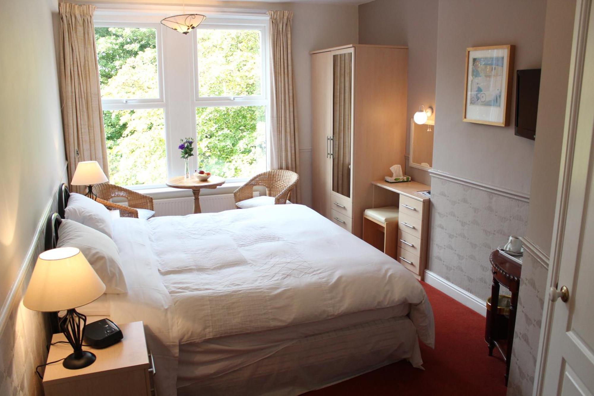 The Dales Bed & Breakfast Харогейт Екстериор снимка