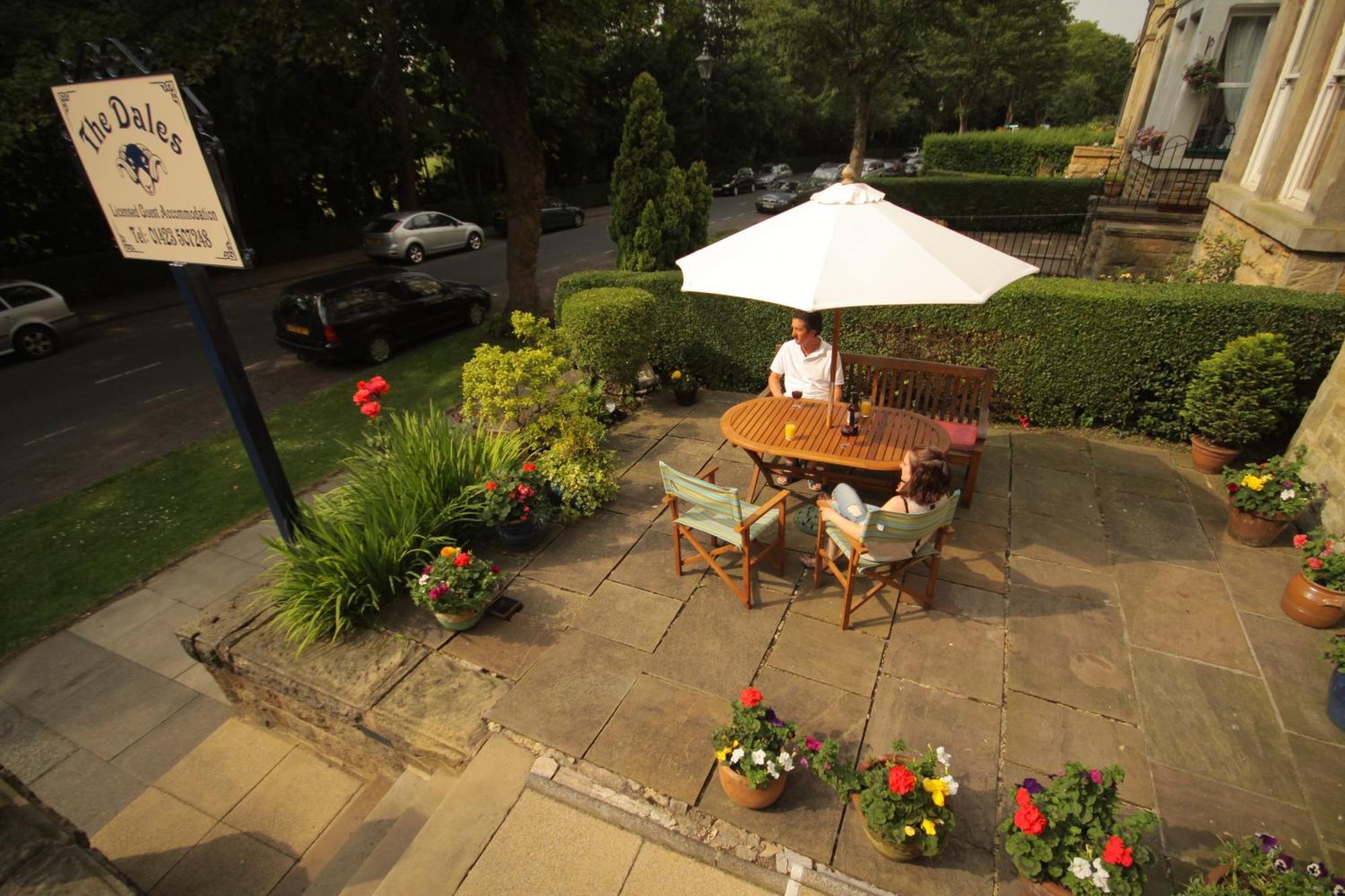 The Dales Bed & Breakfast Харогейт Екстериор снимка