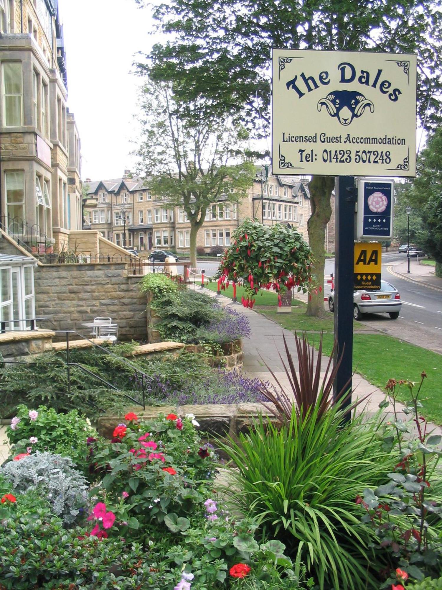 The Dales Bed & Breakfast Харогейт Екстериор снимка